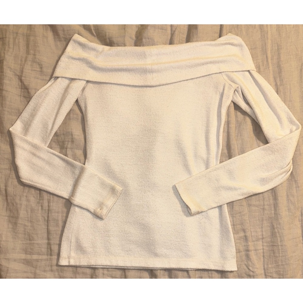 Soft A&F Cozy Collection Crossover Top - Picture 2 of 3